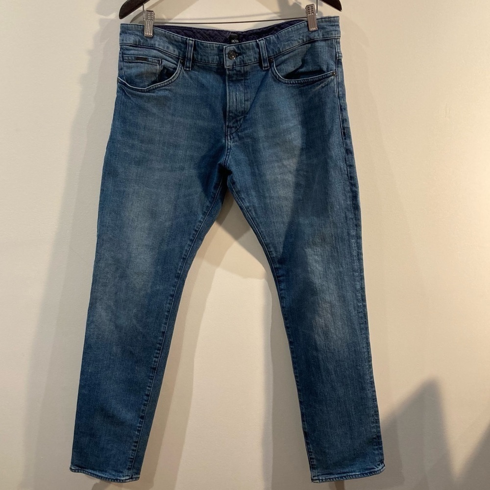 BOSS by Hugo Boss Sz 34 x 32 Tapered Leg Quilted Inner Waist Jeans